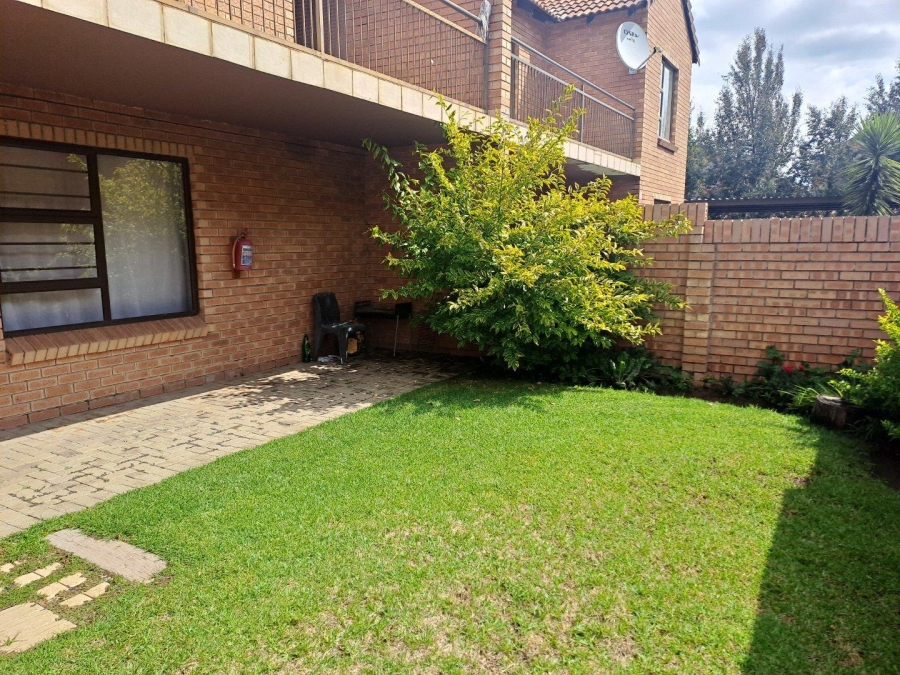 2 Bedroom Property for Sale in Langenhovenpark Free State